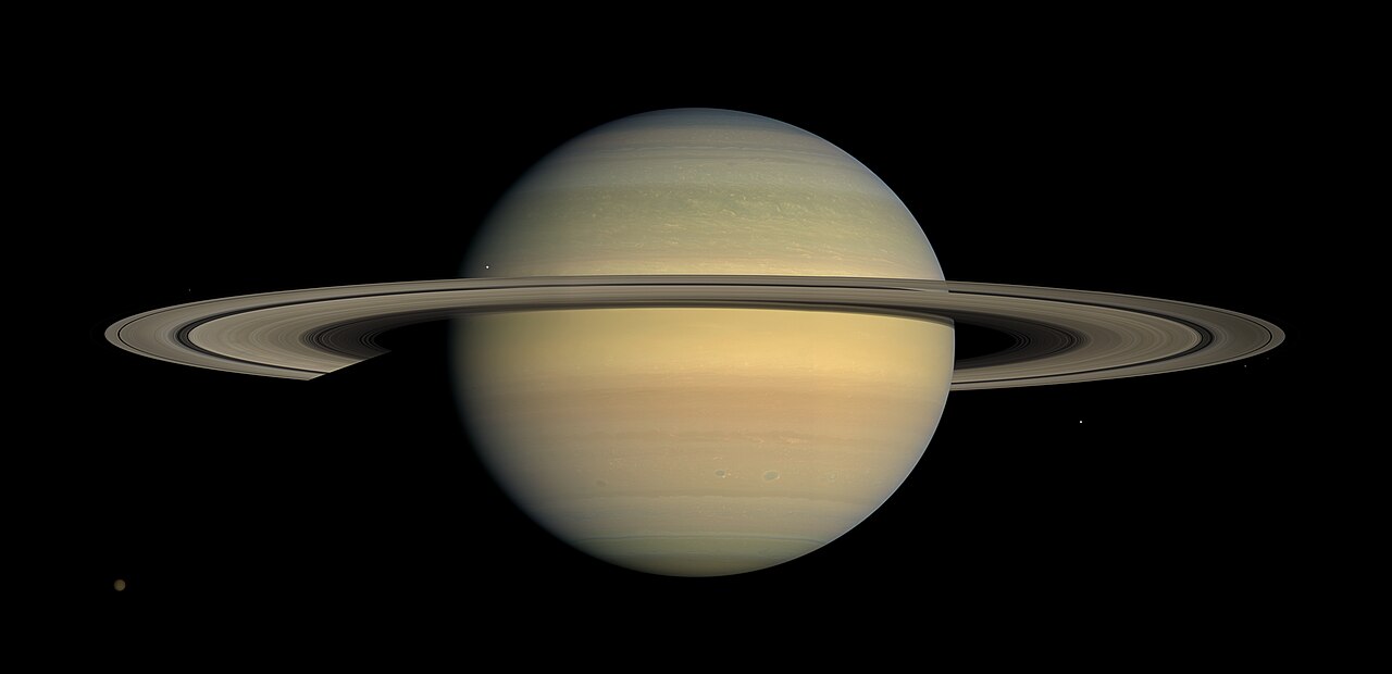 Saturne et son système d'anneaux, vus par la sonde Cassini. NASA / JPL / Space Science Institute, domaine public.