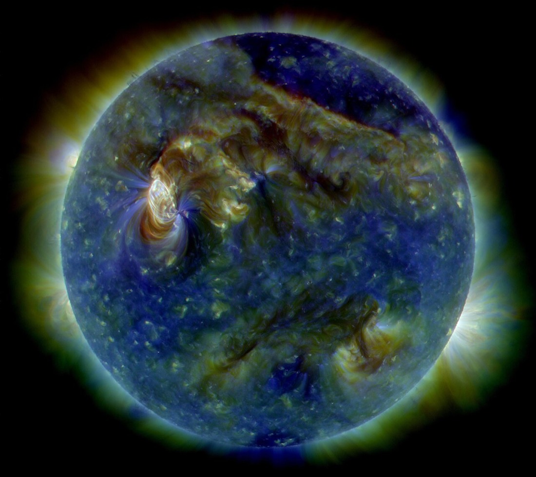 Le Soleil et sa couronne. Image composite SOHO / Solar Dynamics Observatory et lumière visible depuis La Silla — ESO/P. Horálek (CC BY 4.0).